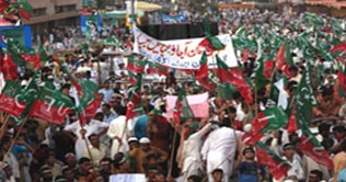 Terheek e Insaf protest against Nato supplies