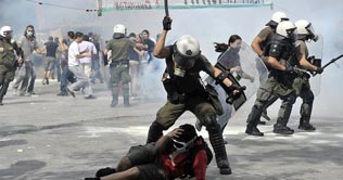 Greek cabinet reshuffle to tackle crisis 