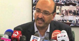  Out of Somali pirates stranded off Oman port