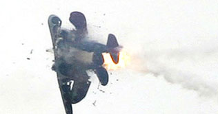 Polish plane crashes into river during air show 