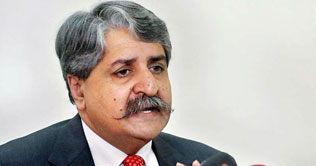 Naveed Qamar admits inability to overcome power crisis