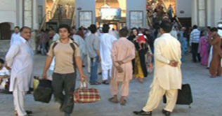 Lahore: Passengers suffer due to delayed trains