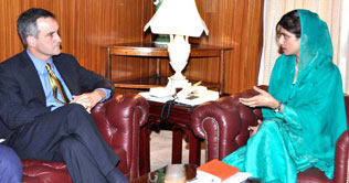US envoy meets Hina Rabbani