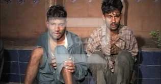 Karachi: Residents catch and torture robbers 
