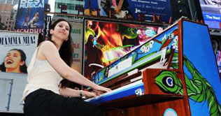 New Yorkers get free pianos 