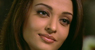  Aishwaryas motherhood role elates Amitabh 