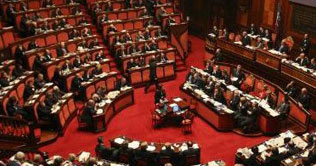 Greece faces vast privatisation after trust vote 