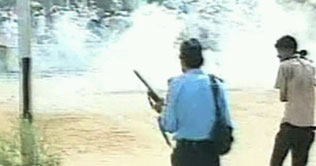 Islamabad: Police baton charge NCHD employees, 12 injured 