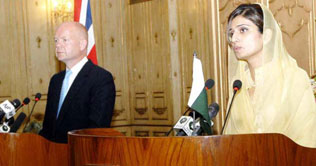 Hague stresses in-depth Pak-UK strategic talks