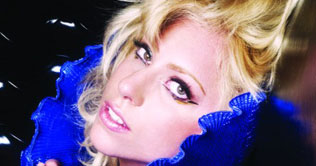 Gaga calls to support tourism in Japan