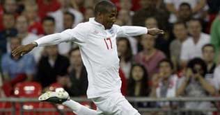 Young joins Man United from Aston Villa