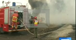 NATO tanker explosion burnt shops in KarKhano, Peshawar