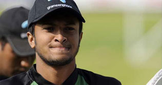 Bangladesh: Infuriated fans throw stone at captains residence 