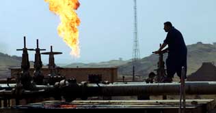 Production of oil refineries declines by 6 pc