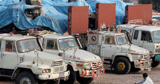 NATO oil tankers sent back from Jamrud, drivers protest