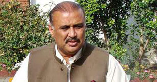 Riaz snubs Shahbaz as Mughal prince 
