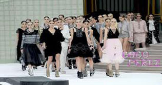 Paris Fashion Week: Sarah Burtons collection gets viewers attention