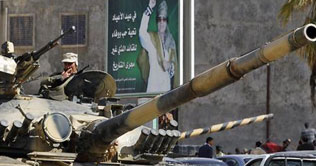 Libya: Pro-Gaddafi forces push rebels in outskirts of Tripoli