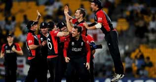 Tredwell, Wright keep England alive at World Cup