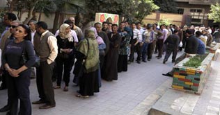 Egyptians vote in major test of shift to democracy