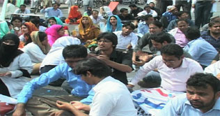  Doctors salaries to be increased: Fawad 