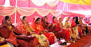 Karachi: 27 couples wed in mass ceremony