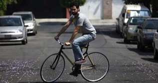 Mexico: Green entrepreneurs make bamboo bicycles