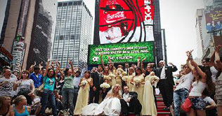 Couples wed in honor of Royals