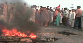 Mureedkay: Peasants protest against Police