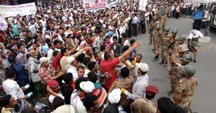 Operation in Syrian mosque against protestors 