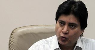 PCB chief selector threatens to quit over players in test squad 