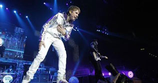 Justin Bieber wins first Webby Award