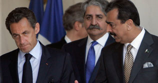 Gilani discusses bilateral issues with Sarkozy