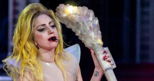 Lady Gaga wows fans with rehearsal 