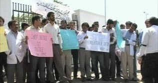 Quetta: Young doctors strike enters 15th day