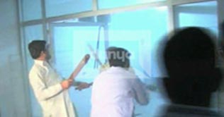 Dead patients family clashes with doctors