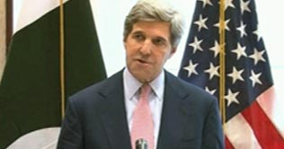 Kerry seeks to ease tensions with Pakistan