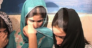 Lahore: 10 men, 17 women arrested in raid at Nargiss Hotel