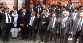 Karachi: Lawyers protest against target killing