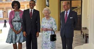 Queen hosts dinner for US President 