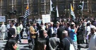 Pakistani should target US drones: Lord Nazir