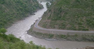 Kashmir: No clue of 50 victims of Neelum River bus tragedy