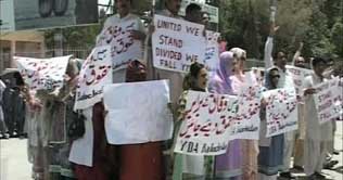 Quetta: Dismissal notice issued to doctors on strike 