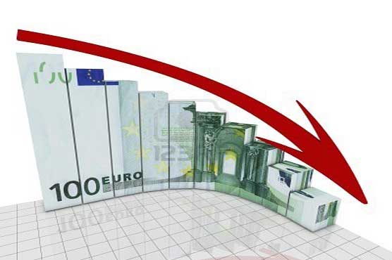 Euro plummets over debt crisis