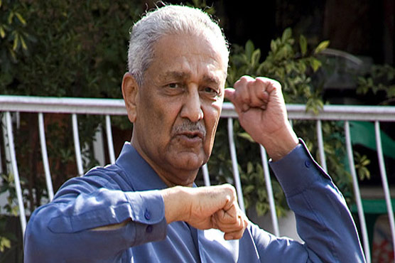 Dr Qadeer underrates Imran Khan, defends PML-N
