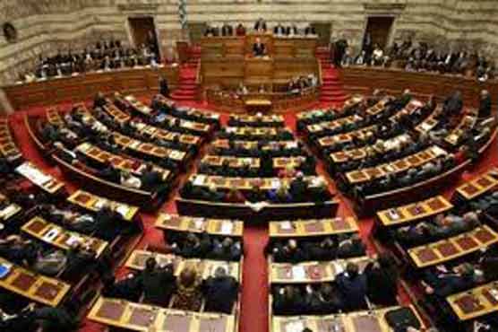 Greek lawmakers begin confidence vote debate