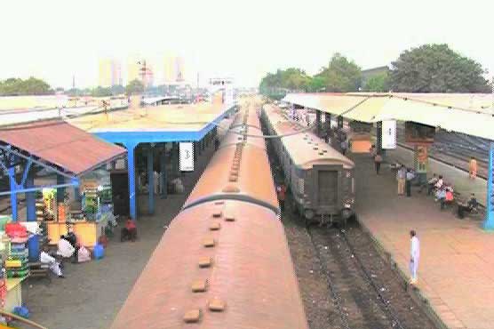 Pakistan Railways to privatise three trains