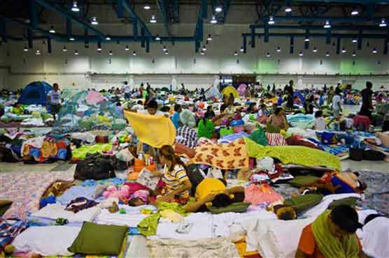 Temple becomes a temporary shelter for Thai flood victims