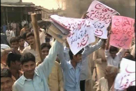 Slack Faisalabad police quickly books protesters