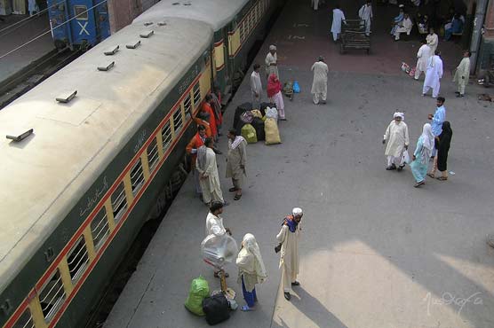 Quetta:  Bolan Mail was late by 20 hrs on Eid